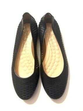WALKING CRADLES Blaire Perforated
Leather Ballet Flat Shoes, black